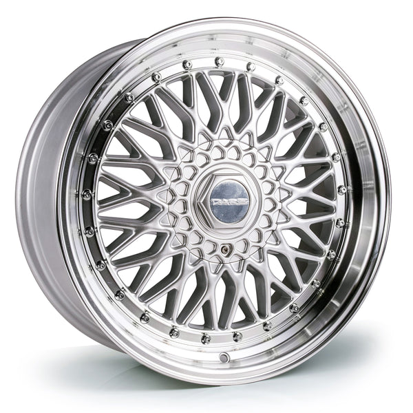 15" Dare DRRS - Silver / Chrome Rivets (Hyundai.)