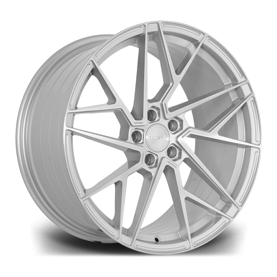 19-inch Riviera RF106 Silver Brushed alloy wheels
