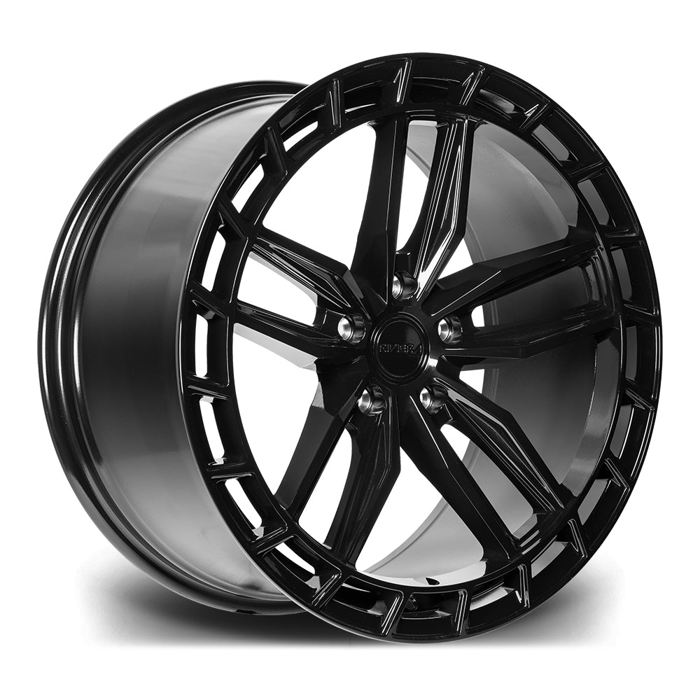19-inch Riviera RF23 Gloss Black alloy wheels